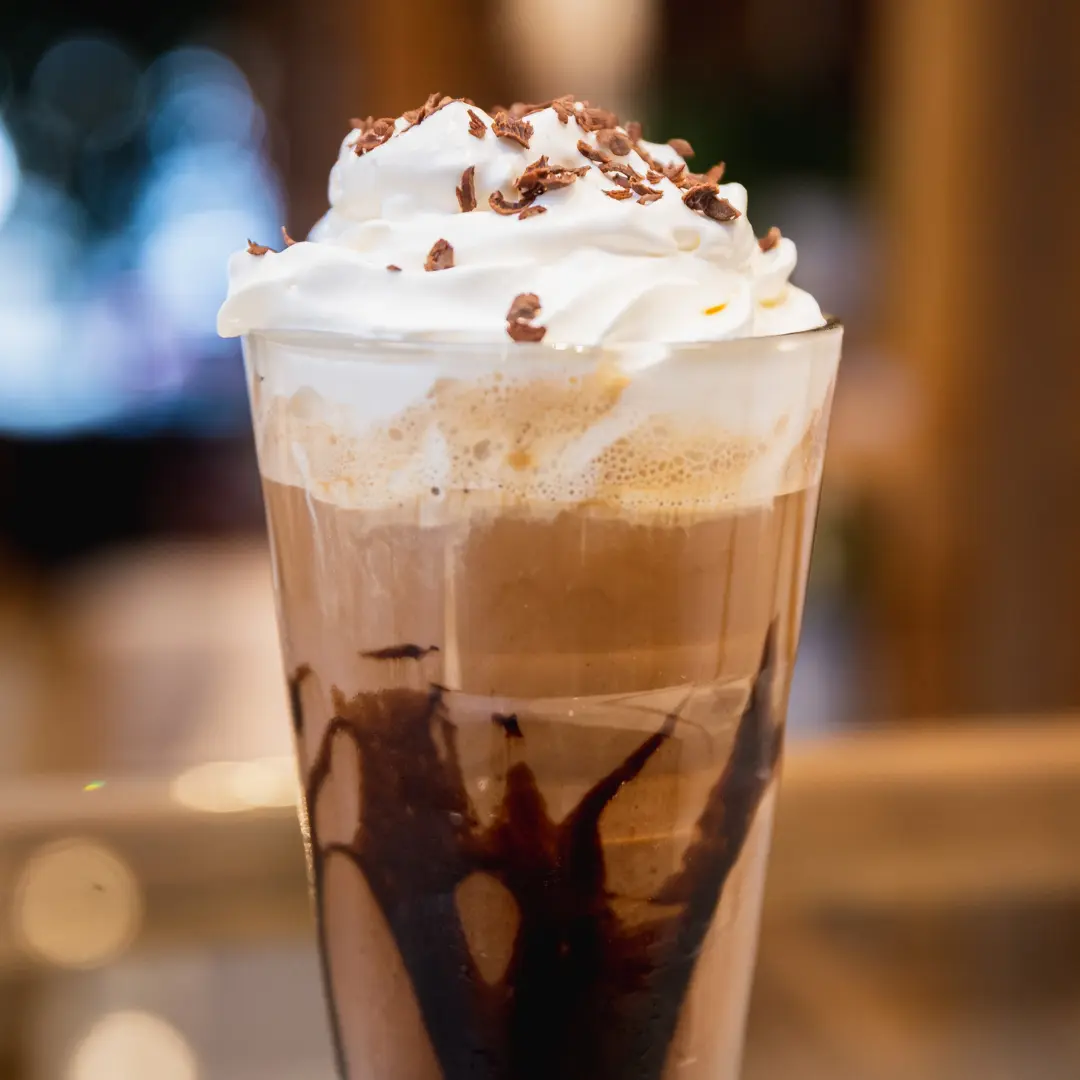 Bebidas Nespresso com Sorvete - Afogatto de Chocolate com Chantilly